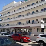 Hotel Raxa 2*