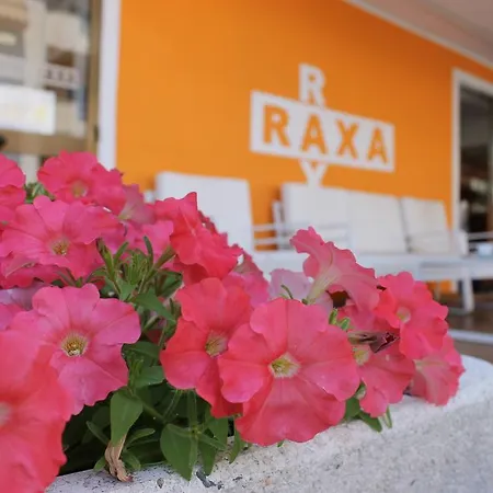 Hotel Raxa 2*